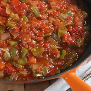 Pisto de pimientos y tomates, la receta de mi abuela