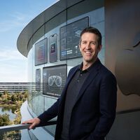 Apple muda de CEO após 15 anos: quem é John Ternus, o homem que substitui Tim Cook 