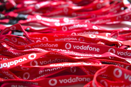 Vodafone sigue mejorando su negocio en España, gracias al crecimiento en clientes de todos sus servicios