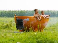 Piscina portátil y barbacoa juntas