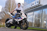 Con todo atado para correr con Kawasaki, ¡Michael Dunlop no aparece en la cita para firmar!