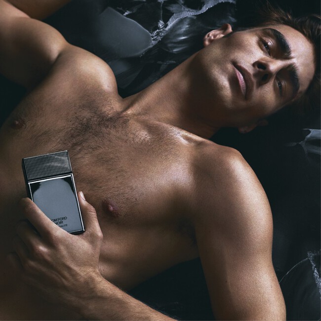 El Aroma Que Te Acompanara En Las Frescas Noches Primaverales Tan Calido Y Sensual Que Se Siente Como Parte De Tu Piel