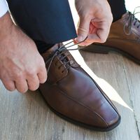 "No es un buen modelo en absoluto": una experta arremete contra uno de los modelos de zapatos más populares