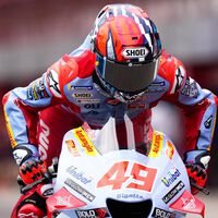 Fabio Di Giannantonio suena para acompañar a Álvaro Bautista sobre la Ducati Panigale V4 R en el WSBK 2024