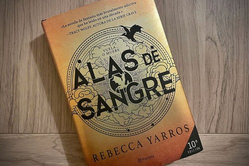 Rebecca Yarros se separa de Alas de Sangre con una nueva novela que la consolida en el new adult y muestra que no solo sabe escribir fantasía  