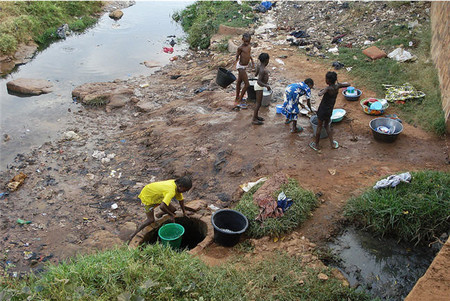 Todos los días mueren niños por no tener acceso a servicios de saneamiento y agua potable