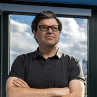 Las tecnológicas ya ni siquiera fingen buscar la inteligencia artificial general. Y el "padrino" de la IA se ha cansado