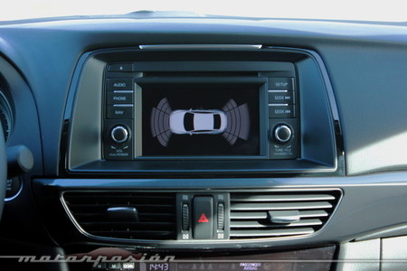 Mazda6, sensores de aparcamiento