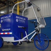 Michelin está obsesionada con los neumáticos sin aire: el último para triciclos eléctricos de reparto 
