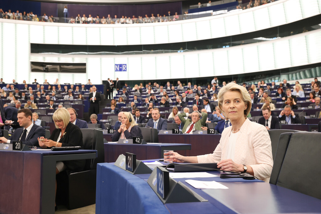 La reelección de Ursula von der Leyen allana el camino del coche eléctrico: la prohibición de 2035 y sus consecuencias 