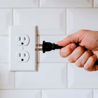 Profeco y los electricistas coinciden: "Desconecta siempre los conectores por la clavija y no del cable para evitar dañar la conexión" 