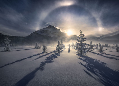 Este raro efecto climatológico llamado “arco de hielo” fue captado por Marc Adamus en Canadá a 41 grados bajo cero