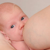 Las mujeres con obesidad o sobrepeso amamantan, de media, menos tiempo