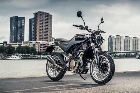 El embrague semiautomático Rekluse llega a las Husqvarna Svartpilen 401 y Vitpilen 401, aunque como opción