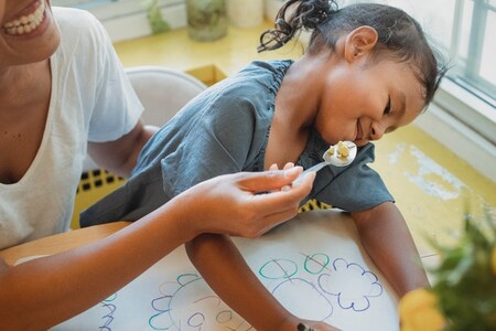 obligar a los niños a comer