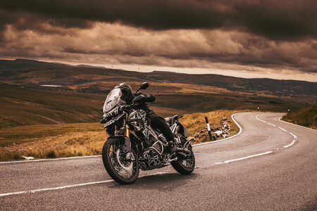 Triumph sorprenderá mostrando el prototipo de la Tiger 1200 en Madrid a días de su presentación
