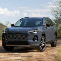 La nueva Toyota RAV4 está a punto de llegar a México y sólo será híbrida: esto sabemos sobre su lanzamiento 