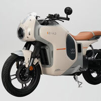 Saluda a la primera moto eléctrica no scooter de Honda. Es totalmente china, ya está lista, y tiene aires de café-racer