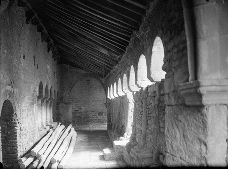 Galeria Del Claustre De La Catedral De Roda Disavena F0c05a 1024