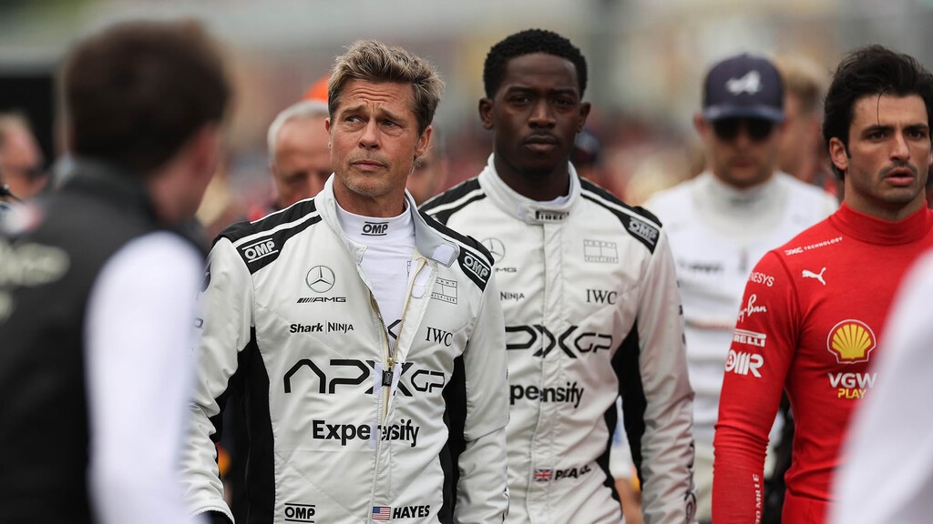 ‘F1’ es la película que mejor resume a Brad Pitt como estrella. La glorificación definitiva del actor que prefiere jugar en equipo