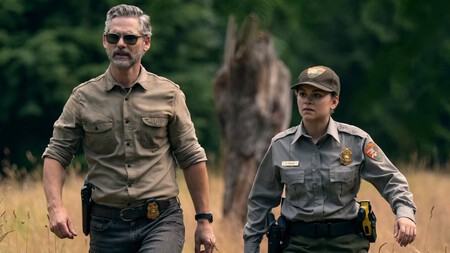 Eric Bana y Lily Santiago en 'Indomable'