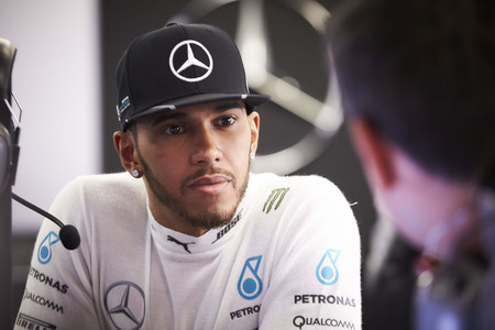 Lewis Hamilton pone freno a Mercedes