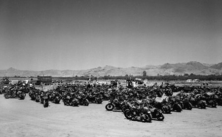 Aparcamiento en Hollister