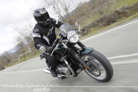 Triumph Thruxton 2