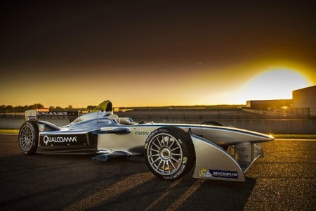 El nuevo SRT_01E de la Fórmula E ya rueda en pista