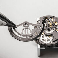 Maurice Lacroix celebra su 50 Aniversario con el reloj automático 1975 para mujer, ahora en El Corte Inglés 