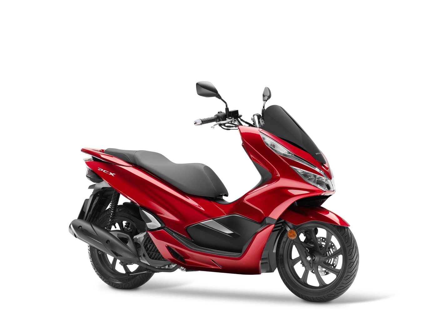 El Honda PCX125 se renueva en 2018 para volverse más potente y ahorrador: 400 km con 8 litros