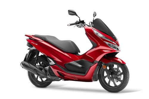 El Honda PCX125 se renueva en 2018 para volverse más potente y ahorrador: 400 km con 8 litros