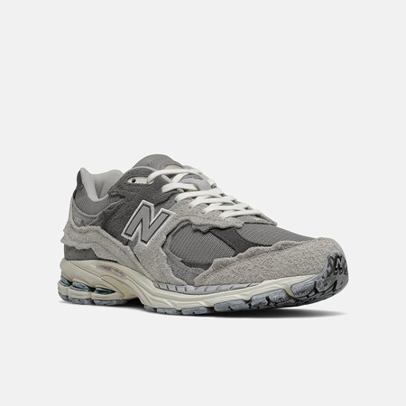Parecen Sacadas De La Basura Pero Estas Son Las Zapas De New Balance Mas Originales Que Veras Y Querras Llevar En Tus Looks De Otono