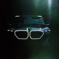 El modelo exclusivo de BMW M será un colosal SUV, y su teaser deja en claro el rumbo de diseño