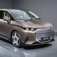 Mercedes quería hacer una furgoneta eléctrica de lujo y ha acabado creando un monovolumen de 5,31 m de largo con más lujos que un viaje en primera clase y 700 km de autonomía