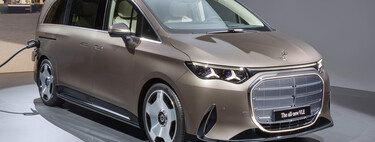 El sucesor de la Clase V ya tiene precio en España: el Mercedes VLE es eléctrico, con 700 km de autonomía y pantalla 8K de 32 pulgadas en el techo