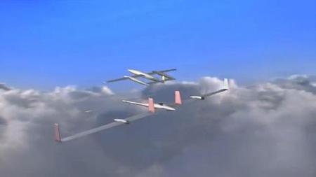 Un avión eléctrico con autonomía ilimitada... mediante aviones que lo recargan