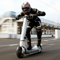 Hay patinetes que van rápido, hay patinetes que van muy rápido y luego hay patinetes como The Turbo: a 160 km/h