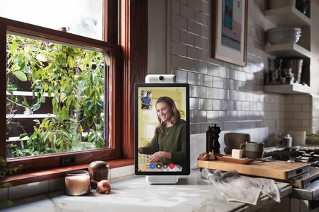 Facebook lleva la compatibilidad con Messenger Rooms junto a otras mejoras a los altavoces de la gama Portal