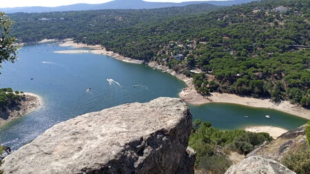 A 1 Hora De Madrid La Playa De Interior Con Bandera Azul Aguas Cristalinas Y Parking Gratis
