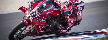 Nicolò Bulega se da otro paseo triunfal en Hungría y Miguel Oliveira evita el pleno de Ducati en el podio 
