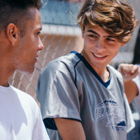 Del colegio al instituto: cómo acompañar a tu hijo adolescente en esta etapa 