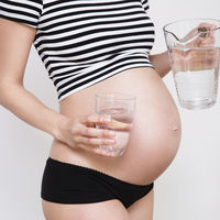 ¡No te prives de beber agua! Recomendaciones sobre hidratación en el embarazo