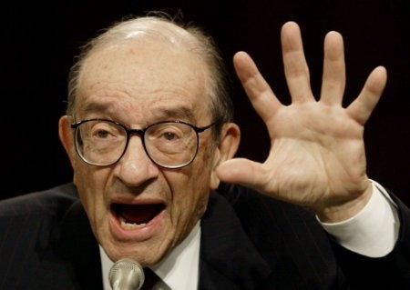 Alan Greenspan y el grave error de no quitar a tiempo el alcohol de la fiesta
