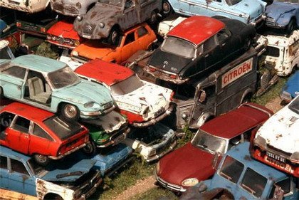 Cementerio de coches Citroën a escala 1/24