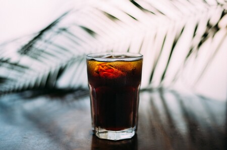 Cómo hacer el mejor café con hielo: tres métodos infalibles para refrescarte sin aguarlo