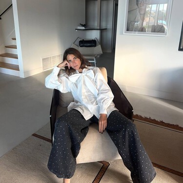 Cortefiel rebaja las cinco blusas de estilo romántico más elegantes que levantan cualquier look con vaqueros