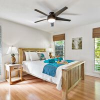 Ni aires acondicionados caros ni instalaciones complicadas: por menos de 70 euros, este ventilador de techo te hará dormir fresco