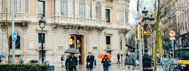 Las cafeterías de cadena que han arruinado el centro de Barcelona según un 'influencer' (y Starbucks no es una de ellas) 