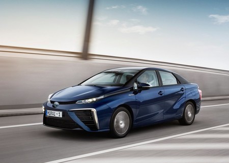 Los autos a hidrógeno serán tan asequibles como los híbridos en 2025, según Toyota